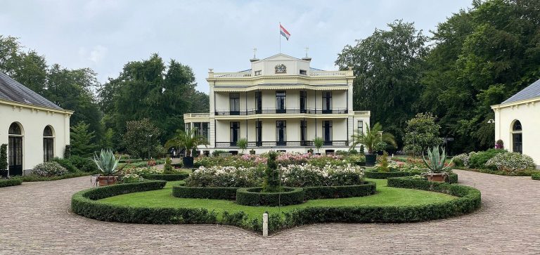 Kasteel De Vanenburg: A Seventeenth-Century Country Estate in the Netherlands