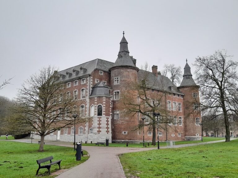 Castle of Monceau-sur-Sambre: A Historic Castle and Heritage Estate in Belgium