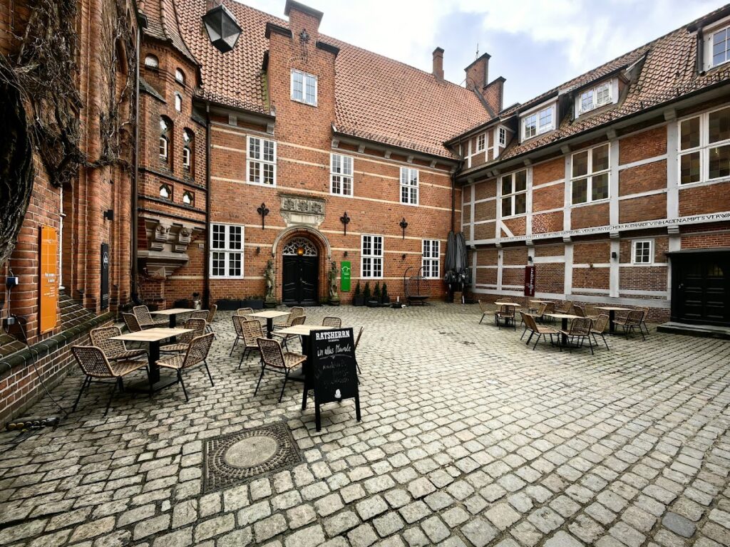 Schloss Bergedorf: A Water Castle and Administrative Seat in Hamburg 3 Schloss Bergedorf