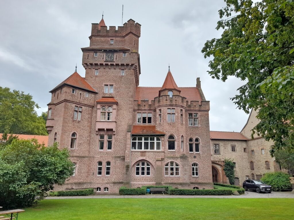 Schloss Altenhausen: A Historic Castle Complex in Germany 2 Schloss Altenhausen