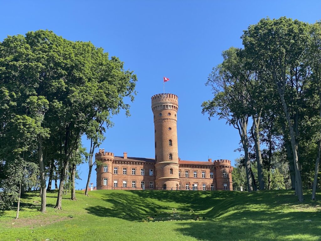 Raudonė Castle: A Renaissance Manor and Neo-Gothic Castle in Lithuania 1 Raudonė Castle