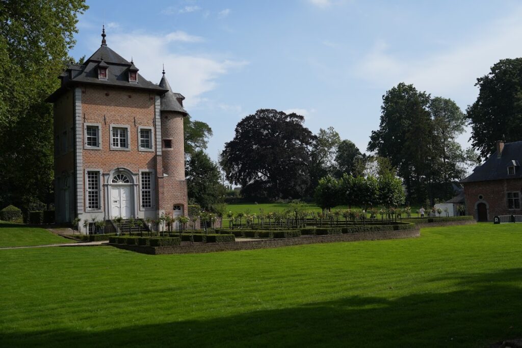 Kasteel Coloma: A Former Fortress and Country Residence in Belgium 2 Kasteel Coloma