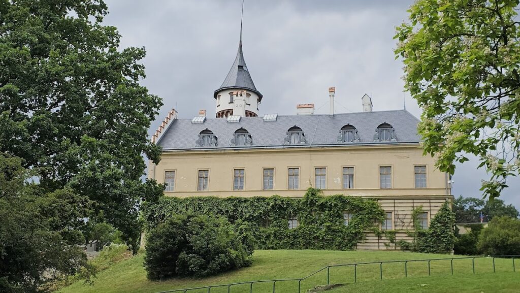 Raduň Castle: A Renaissance and Empire-Style Aristocratic Residence in Czechia 2 Raduň Castle