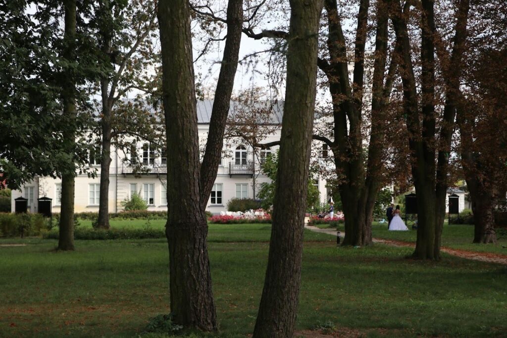 Palace in Sanniki: A Classicist Estate Residence in Poland 5 Palace in Sanniki