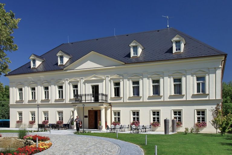 Small castle in Prstná: A Neoclassical Palace and Historic Estate