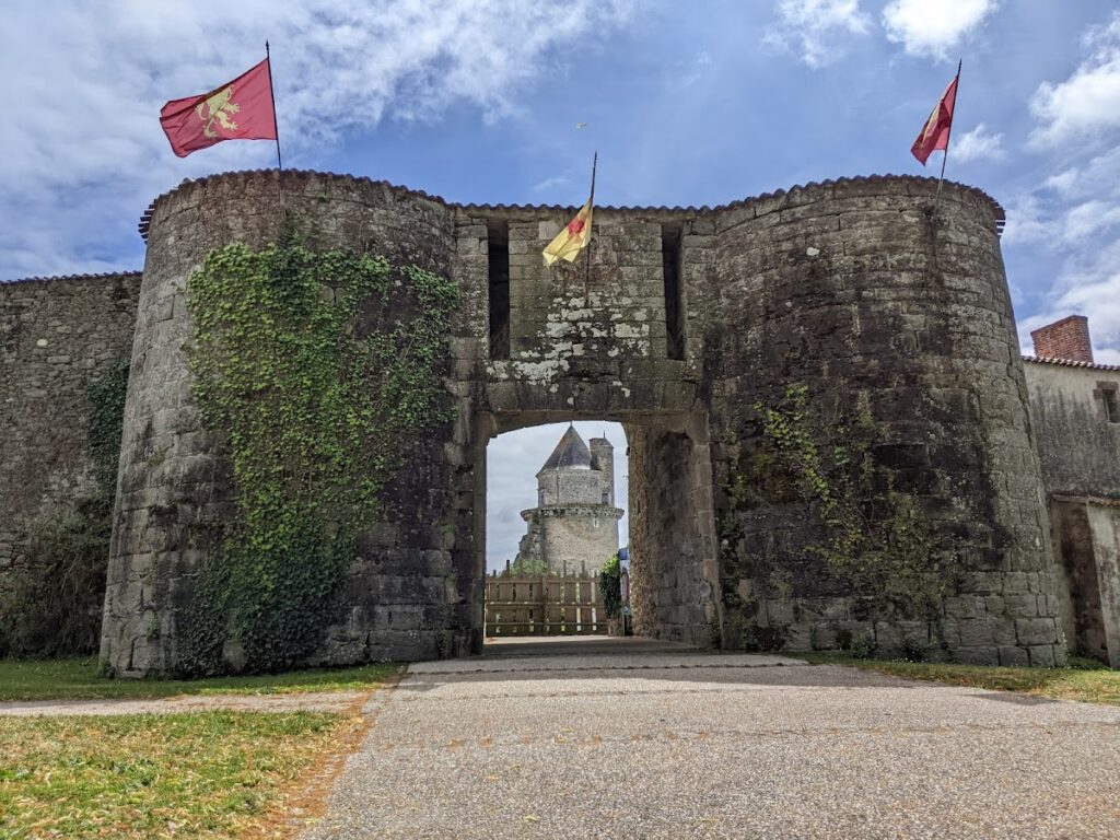 Château d’Apremont: a Renaissance Château on a Medieval Fortress Site 5 Château d'Apremont