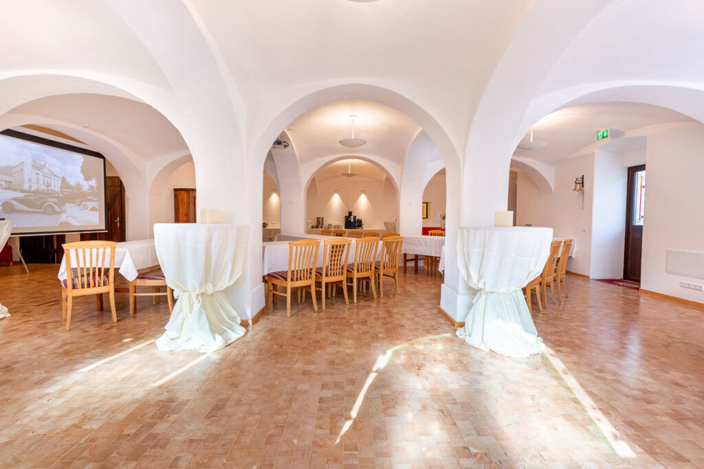 Schloss Lerchenhof: A Biedermeier Manor House in Austria 4 Schloss Lerchenhof