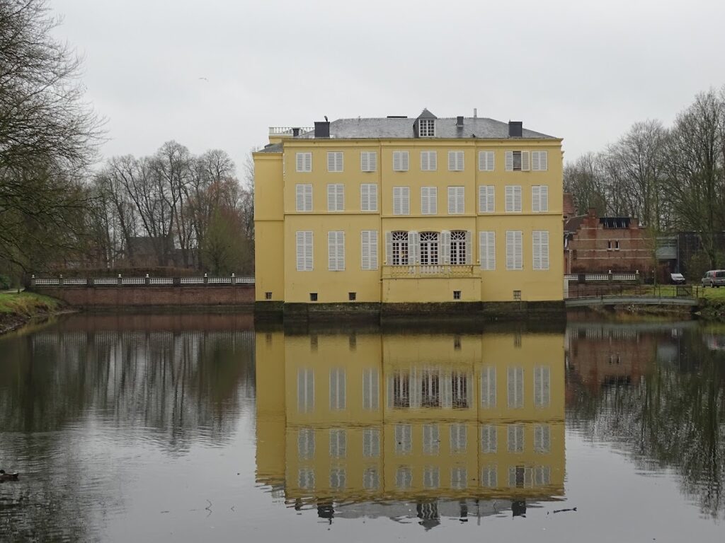 Kasteel d'Ursel: A Neoclassical Ducal Residence in Belgium 2 Kasteel d'Ursel