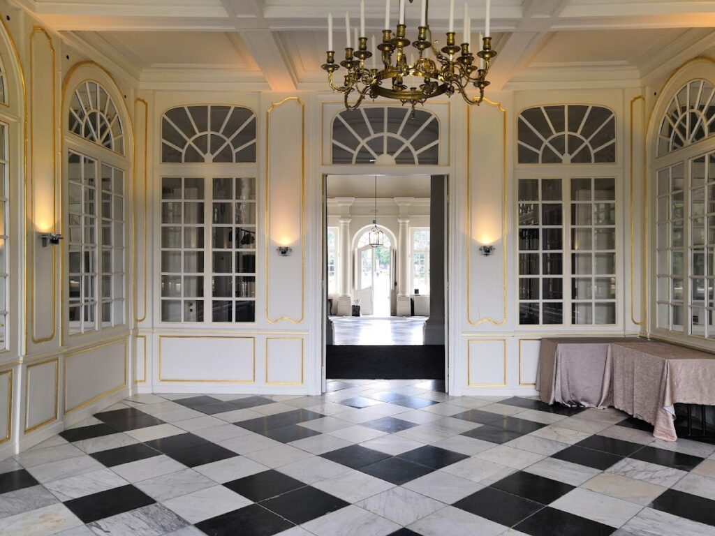 Kasteel d'Ursel: A Neoclassical Ducal Residence in Belgium 5 Kasteel d'Ursel
