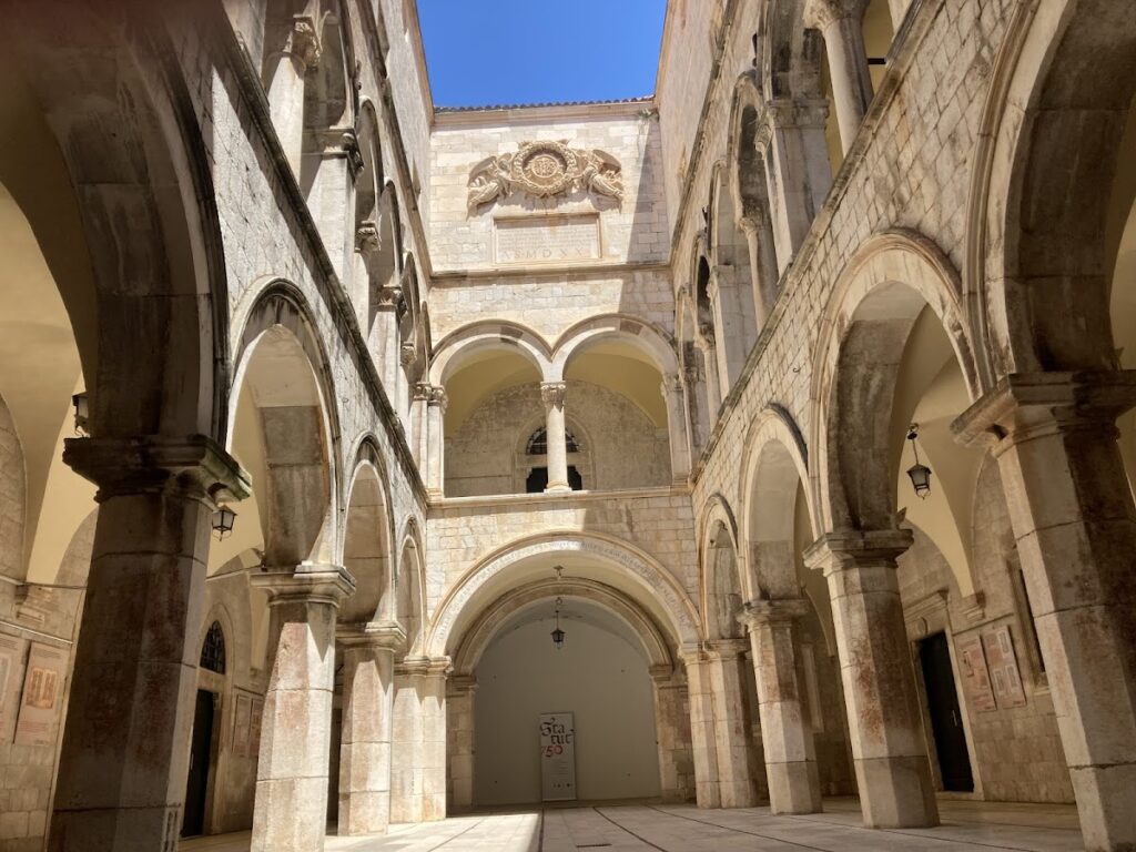 Sponza Palace: A Gothic-Renaissance Customs and Archives Building in Dubrovnik 1 Sponza Palace