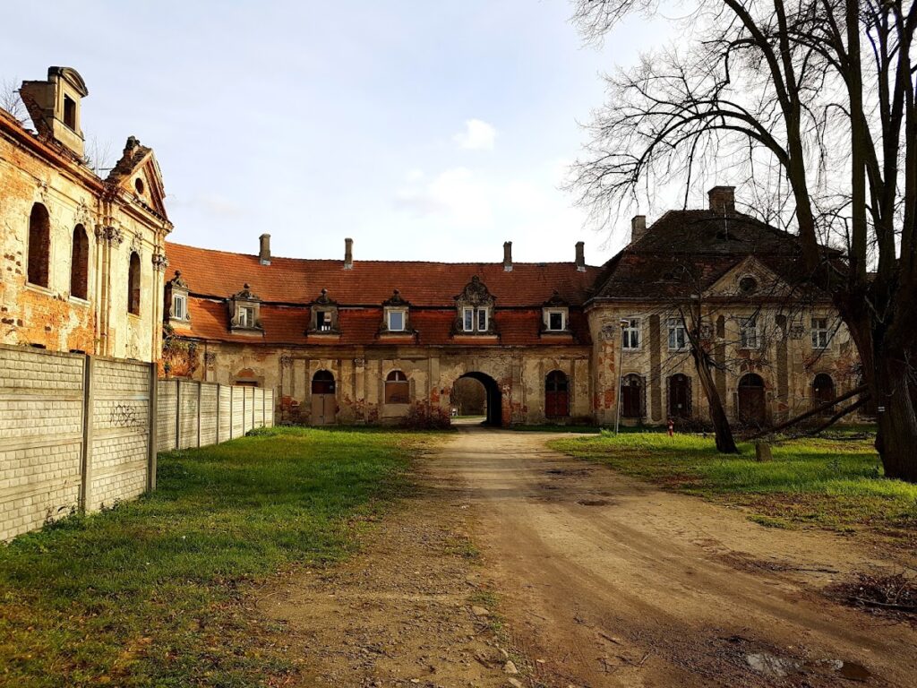 Palace in Goszcz: A Baroque Palace Complex in Poland 2 Palace in Goszcz