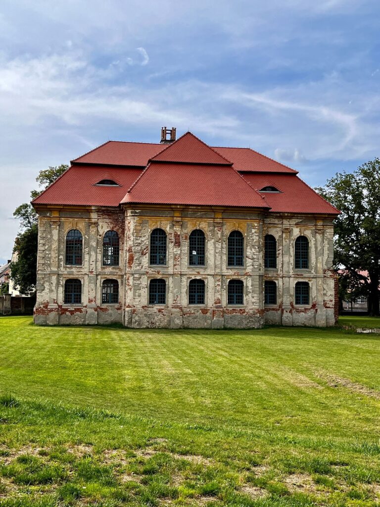 Palace in Goszcz: A Baroque Palace Complex in Poland 3 Palace in Goszcz