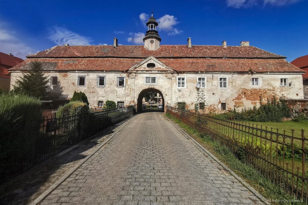 Palace in Goszcz: A Baroque Palace Complex in Poland 5 Palace in Goszcz
