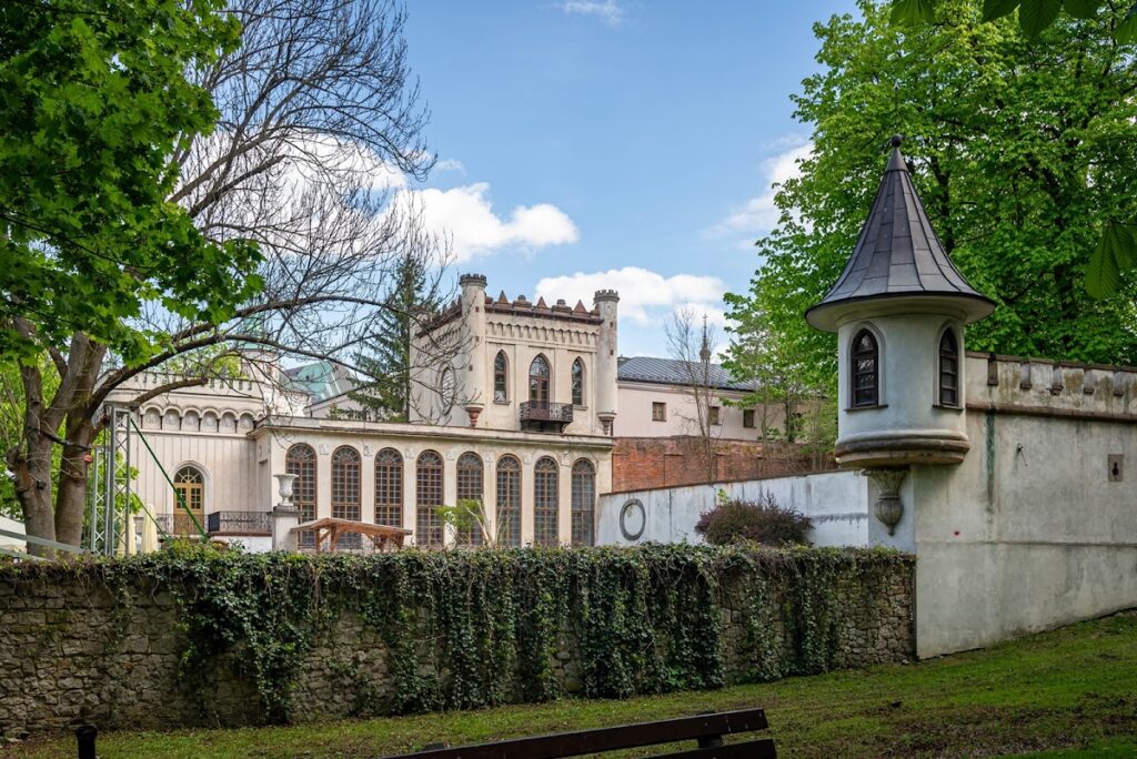 Zieliński Palace in Kielce: An Artistic and Cultural Residence 1 Zieliński Palace in Kielce