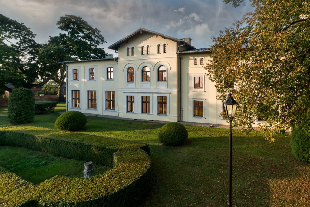 Kłanino Palace: An Eclectic Historic Residence in Poland 3 Kłanino Palace