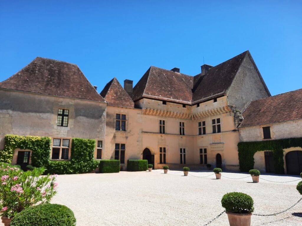 Château de Losse: A Medieval Fortress and Renaissance Residence in France 3 Château de Losse