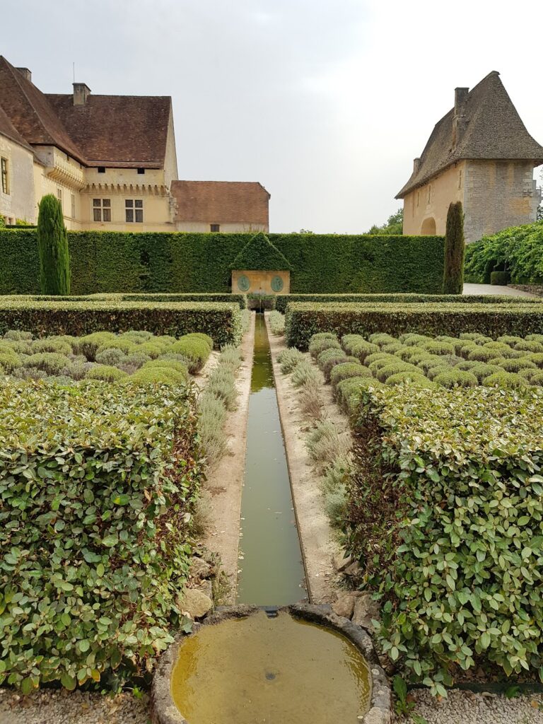 Château de Losse: A Medieval Fortress and Renaissance Residence in France 4 Château de Losse