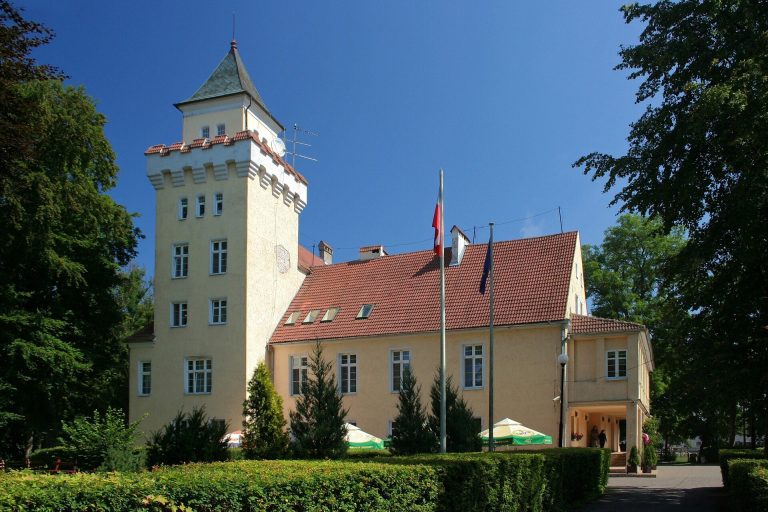Palace in Nowęcin: A Historic Residence near Łeba, Poland