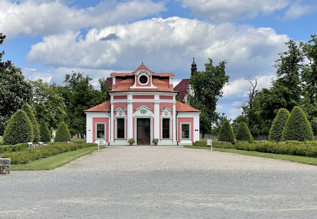 Mnichovo Hradiště Castle: A Renaissance and Baroque Noble Residence 4 Mnichovo Hradiště Castle