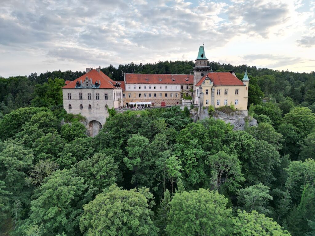 Hrubá Skála Castle