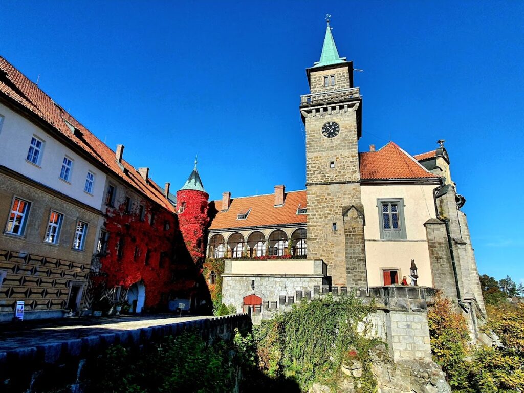 Hrubá Skála Castle