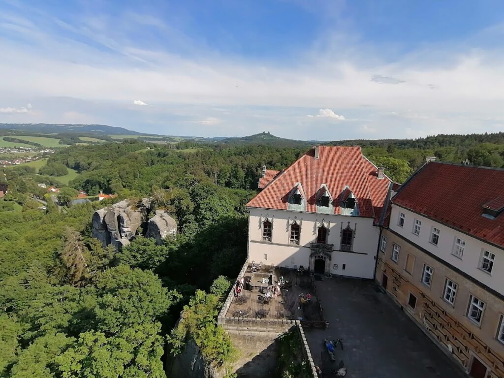 Hrubá Skála Castle