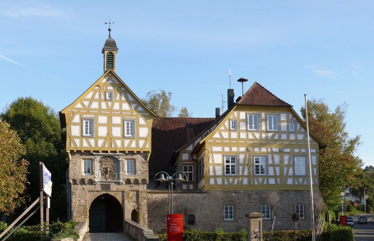 Höpfigheim Castle: A Medieval Castle Complex in Germany
