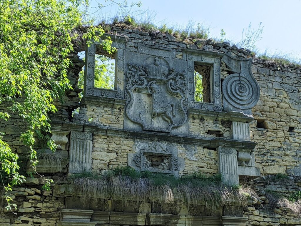 Chernelytsia Castle: A Renaissance Bastion Fortress in Ukraine 4 Chernelytsia Castle