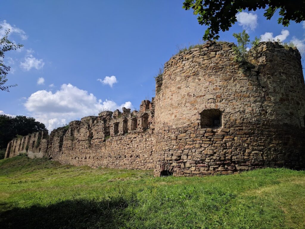 Mykulyntsi Castle: A Renaissance and Baroque Fortress in Ukraine 1 Mykulyntsi Castle