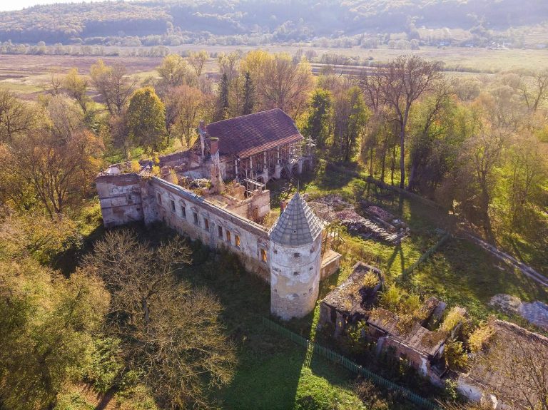 Pomoriany Castle: A Fortified Residence and Architectural Monument in Ukraine
