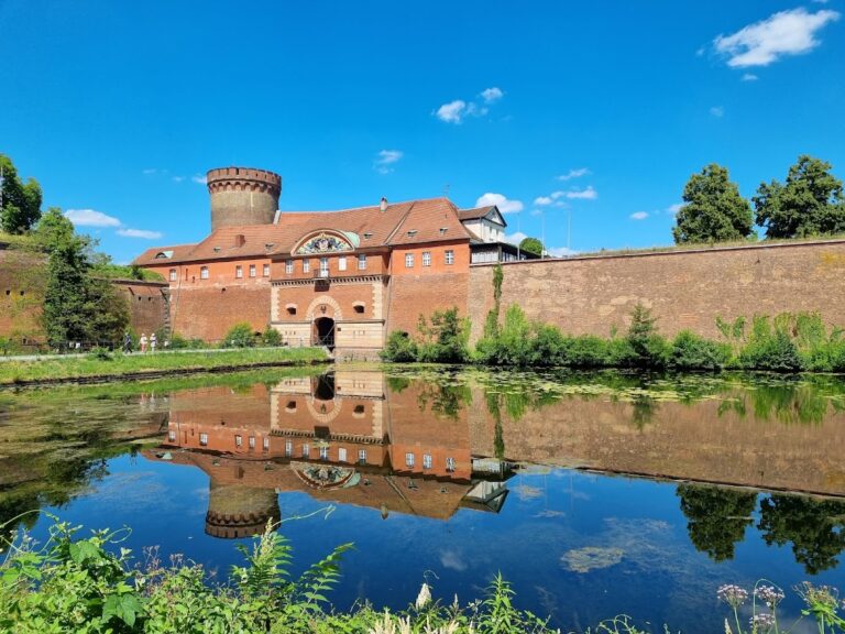 Festung Spandau: Prussian Fortress and Armaments Center in Berlin