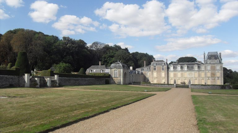 Château de la Rongère: A Historic Noble Estate in France