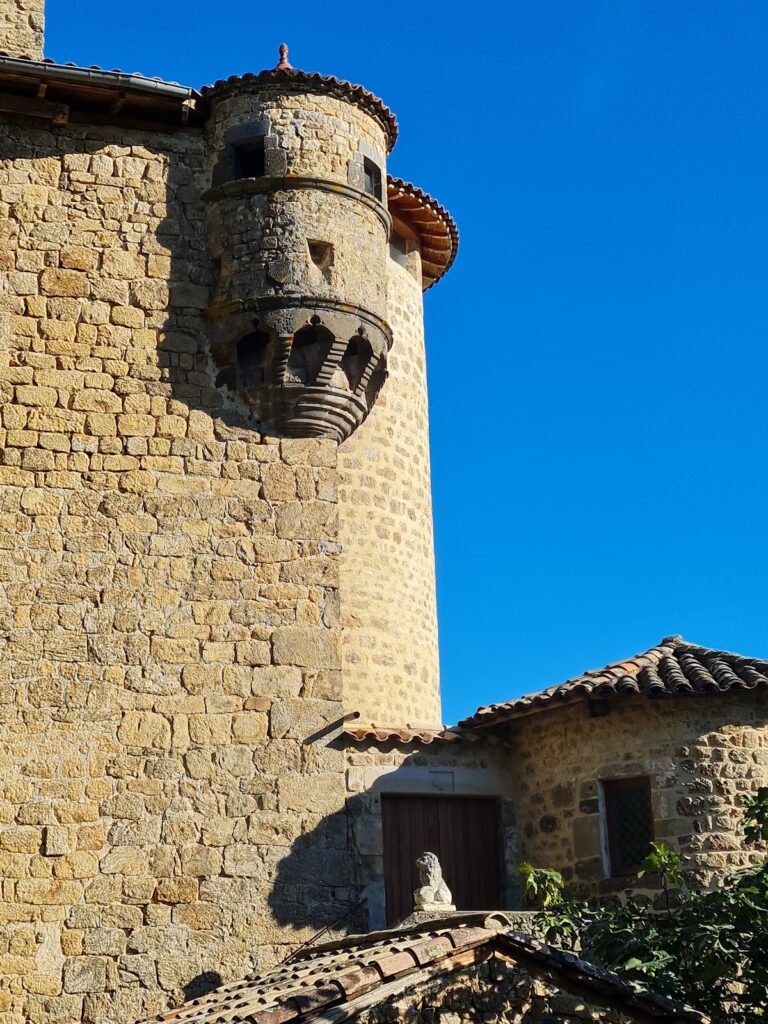 Château de Hautségur: A Medieval Watchtower and Renaissance Château in France 3 Château de Hautségur