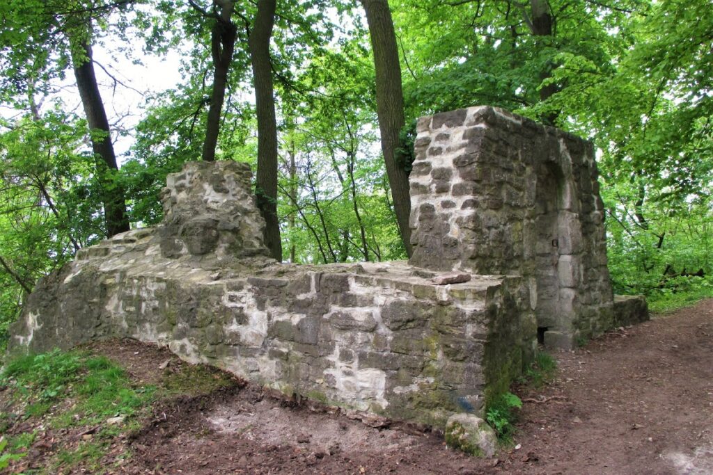 Asseburg: A Medieval Hill Castle and Territorial Fortress in Germany 2 Asseburg