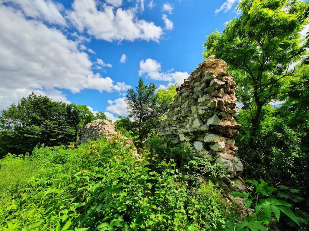 Bochotnica Castle: A Medieval Noble Stronghold in Poland 4 Bochotnica Castle