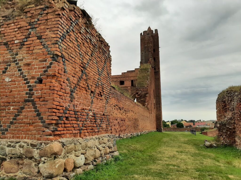 Radzyń Chełmiński Castle: A Teutonic Order Fortress in Poland 4 Radzyń Chełmiński Castle