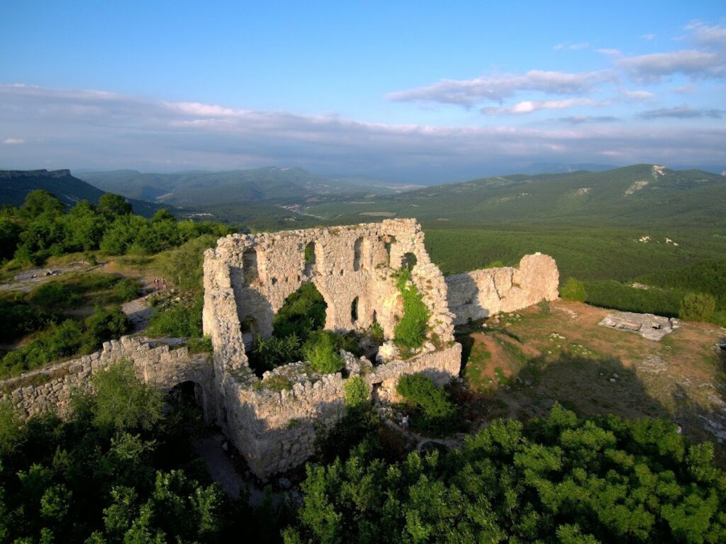 Fortress Ensemble of Mangup: A Byzantine and Feodoran Defensive System in Russia 3 fortress ensemble of Mangup