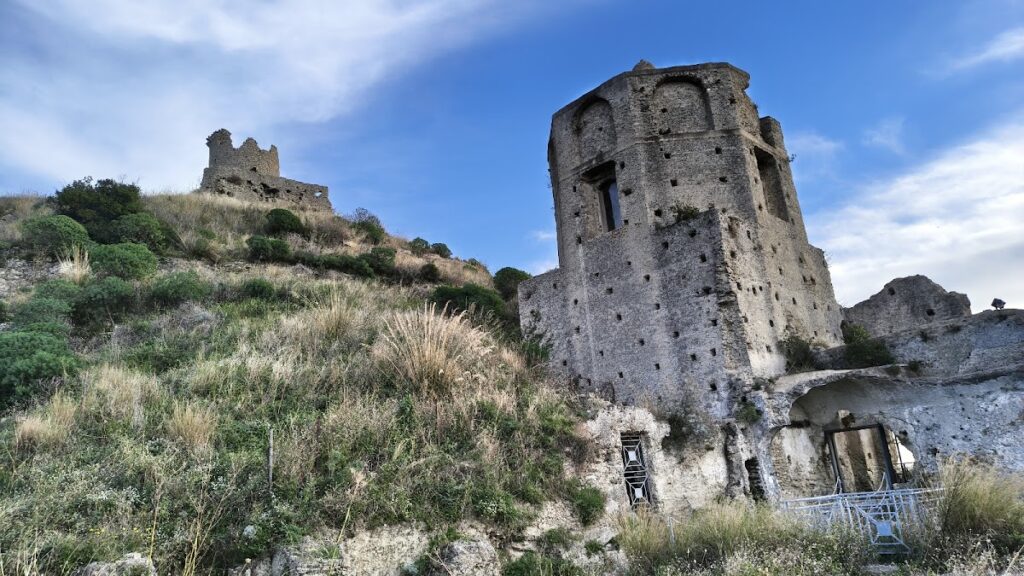 Amantea Castle: A Historic Fortress in Calabria, Italy 3 Amantea Caslte