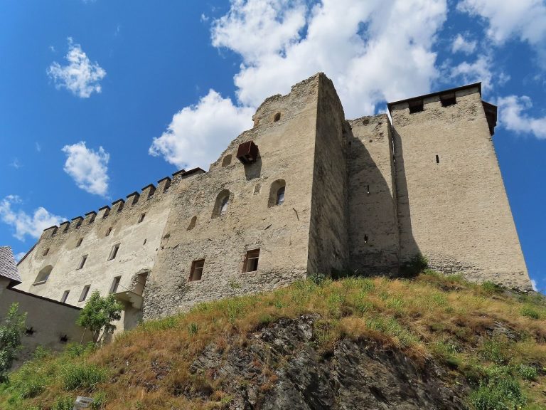 Heinfels Castle: A Medieval Hilltop Fortress in Austria