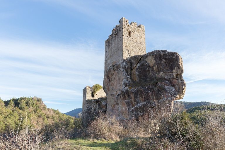 Castillo de Sibirana: A Mountain Frontier Castle in Spain