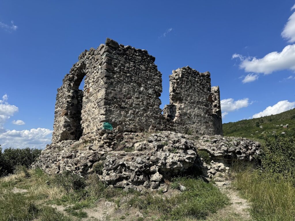 Vynohradiv Castle: A Medieval Earthwork Fortification in Ukraine 2 Vynohradiv Castle