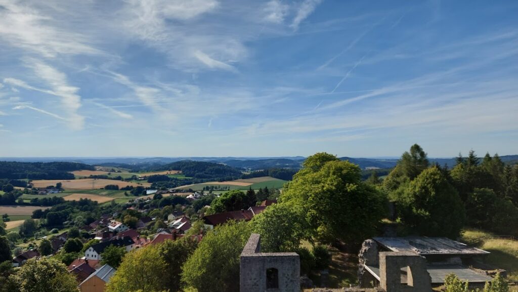 Brennberg Castle (Burg Brennberg): A Medieval Hilltop Ruin in Bavaria 5 Burg Brennberg