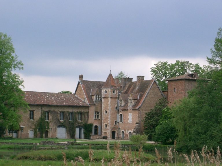 Château de Varax: Former Fortified Castle and County Seat in France