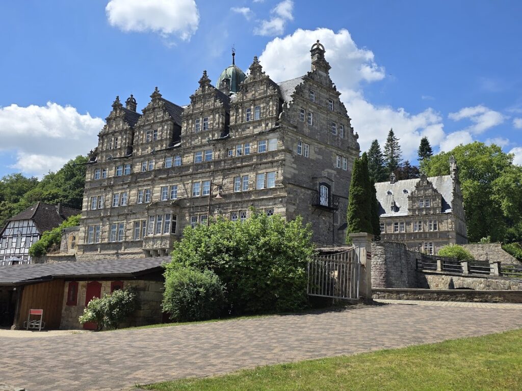 Schloss Hämelschenburg: A Weser Renaissance Moated Castle in Germany 2 Schloss Hämelschenburg