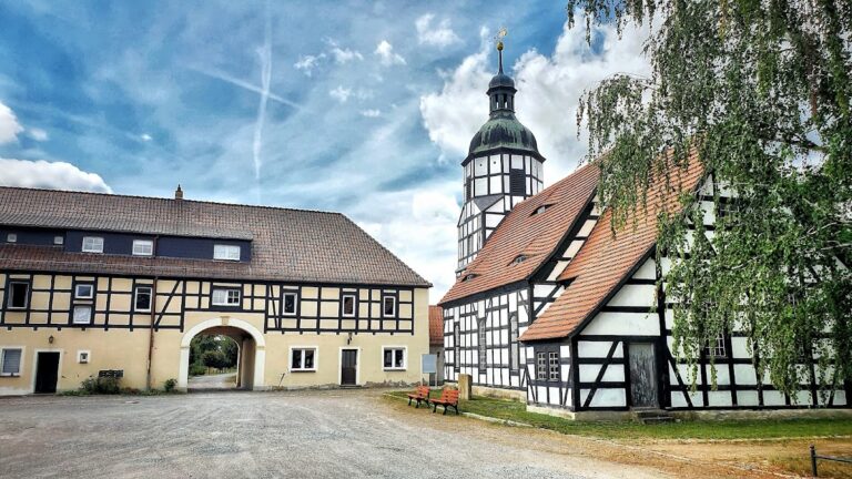 Schloss Saathain: A Historic Fortified Estate in Germany