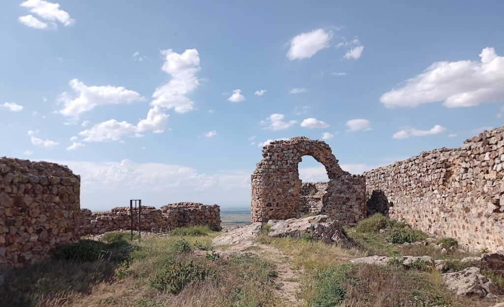 Castillo de Mora: A Medieval Fortress on the Routes to Toledo 5 Castillo de Mora