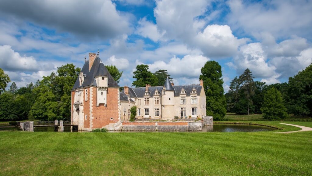 Château du Lude: A Medieval Castle and Renaissance Estate in France 1 Château du Lude
