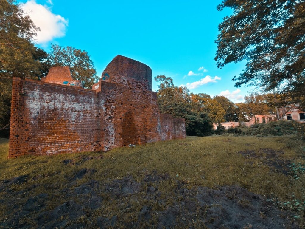 Haus Demmin: A Pomeranian Princely Water Castle and Manor House 2 Haus Demmin