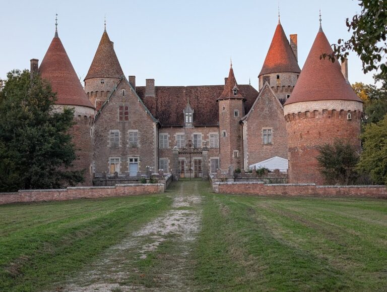 Château de Montcony: A Fortified Residence in Burgundy