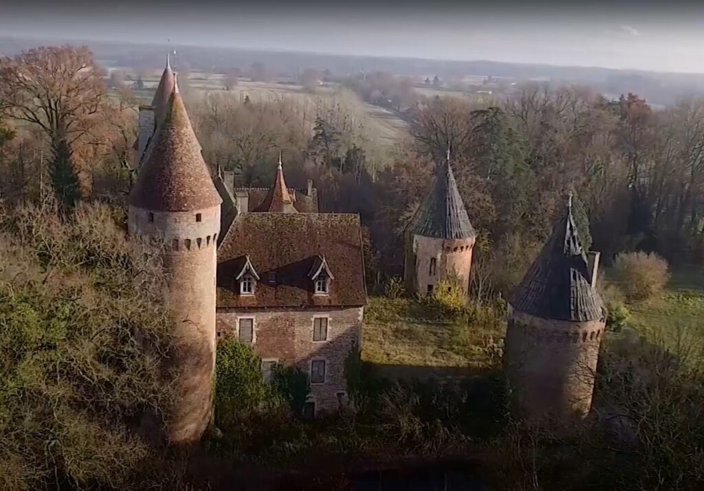 Château de Montcony: A Fortified Residence in Burgundy 2 Château de Montcony